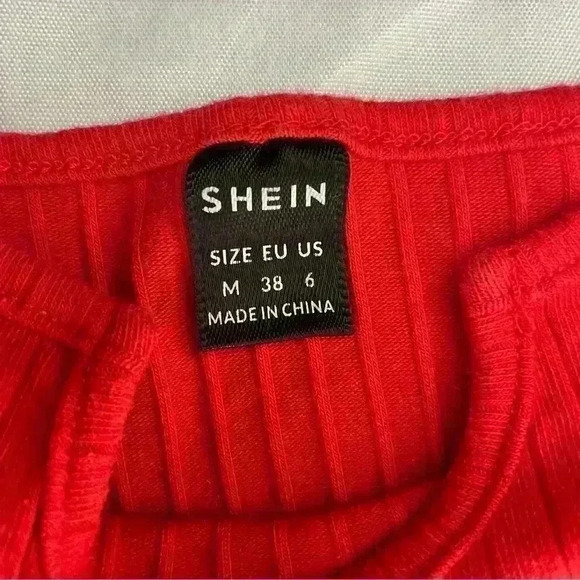 Red Rib- knit Crop Top - Picture 5 of 5